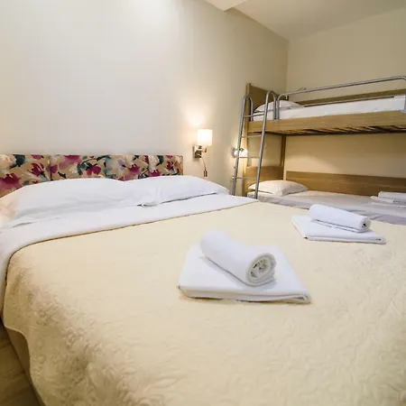 Leone Lukas Apartman