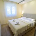 Leone Lukas Apartman