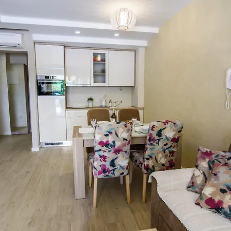 Leone Lukas Apartman