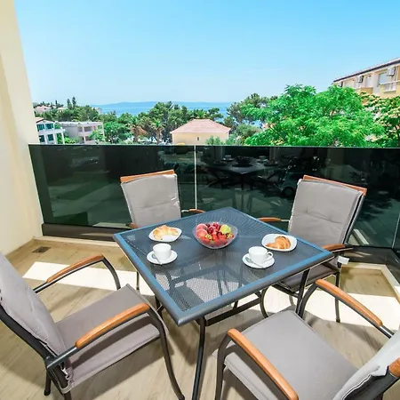 Leone Lukas Apartman